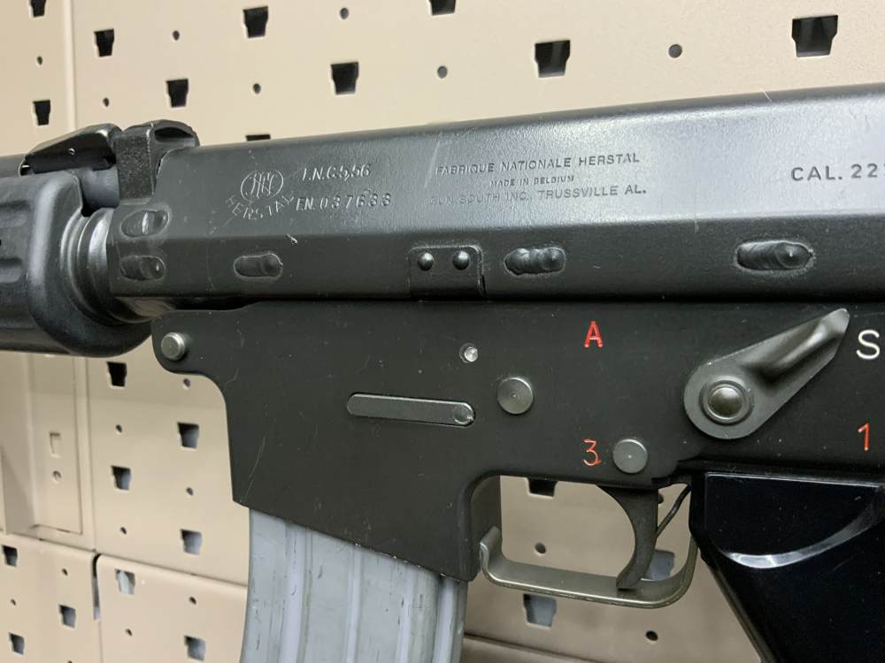 Transferable FNC Sporter folding stock select fire MG.-img-6