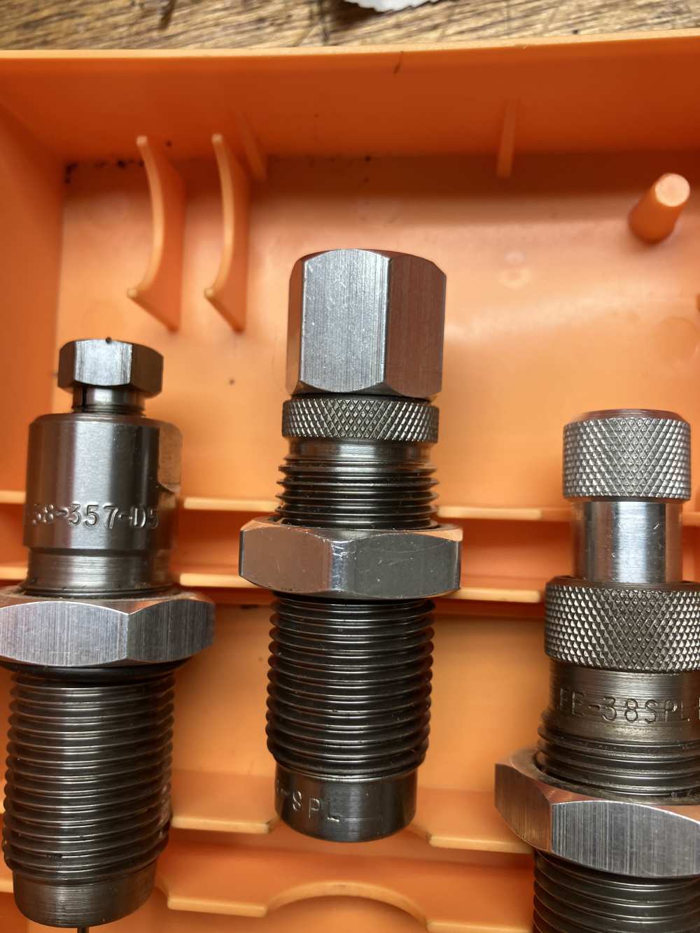 Lee 357Mag/38 Special Carbide Reloading Dies-img-0