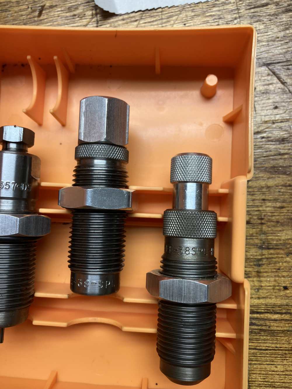 Lee 357Mag/38 Special Carbide Reloading Dies-img-1