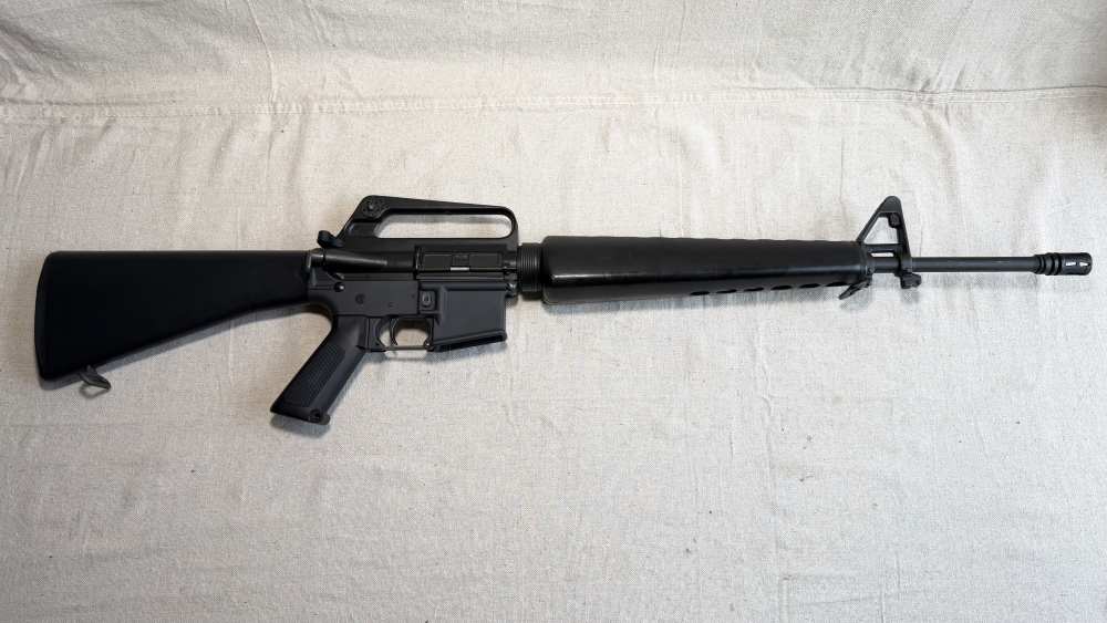 Colt / H&R M16A1 Clone-img-1