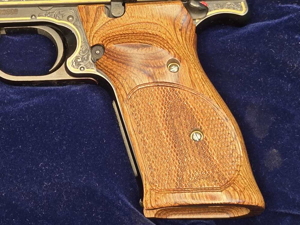 Smith and Wesson 41 50th anniversary S&W  22lr 22 lr 5.5" NOS cased -img-10