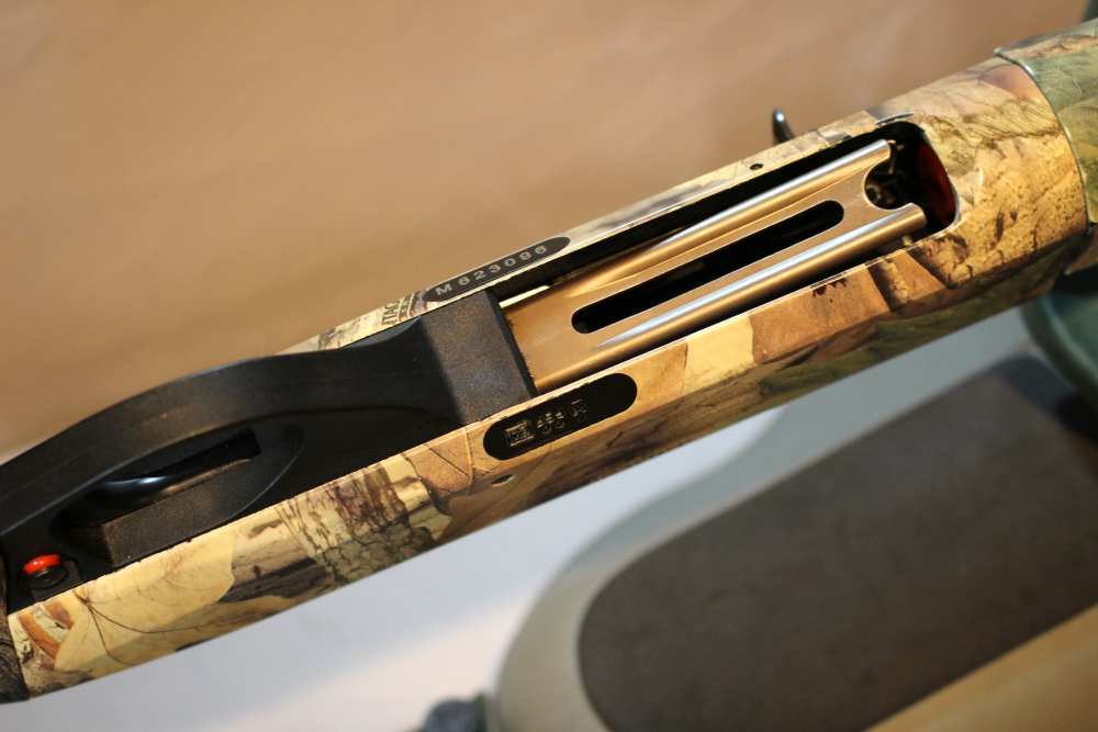 Benelli M2 Camo 24” 12g “Turkey” 6x Crio Chokes in Case EXCELLENT-img-23