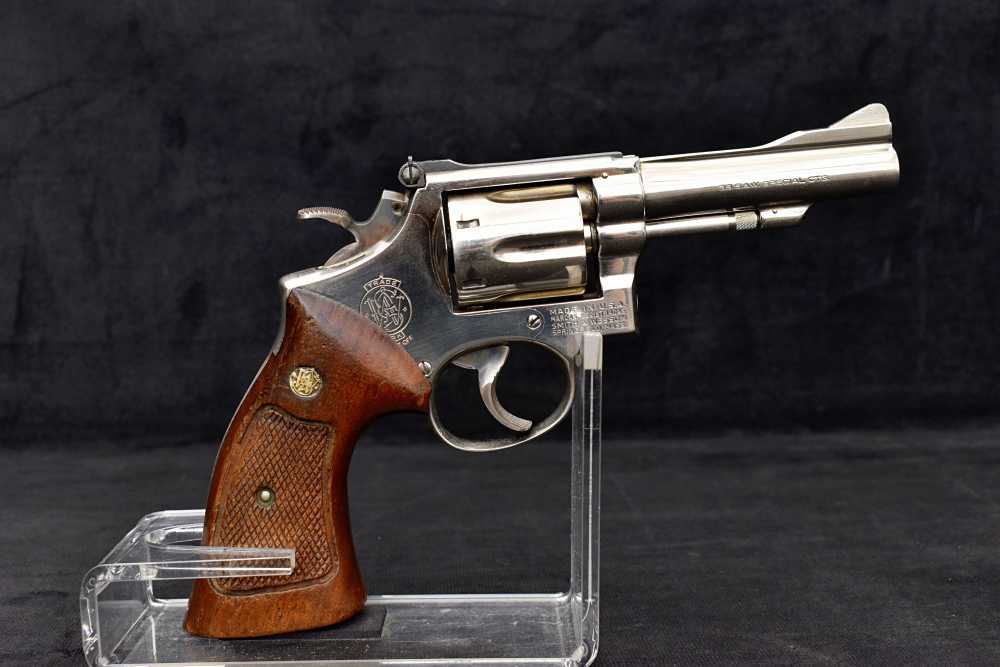 1971 Smith & Wesson Model 15-3 .38 SPL Nickel S&W 3T-img-1