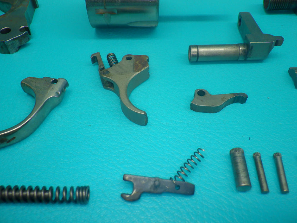 Harrington & Richardson Model 733 .32 S&W 2.5" Bbl Revolver Repair Parts-img-2