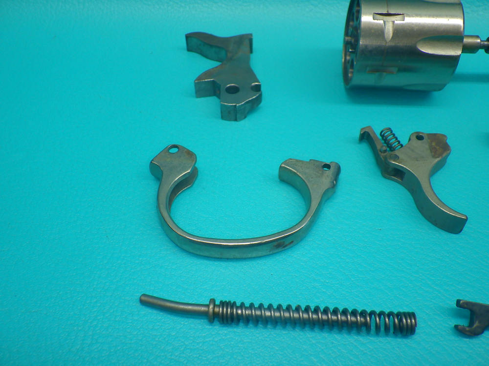 Harrington & Richardson Model 733 .32 S&W 2.5" Bbl Revolver Repair Parts-img-1