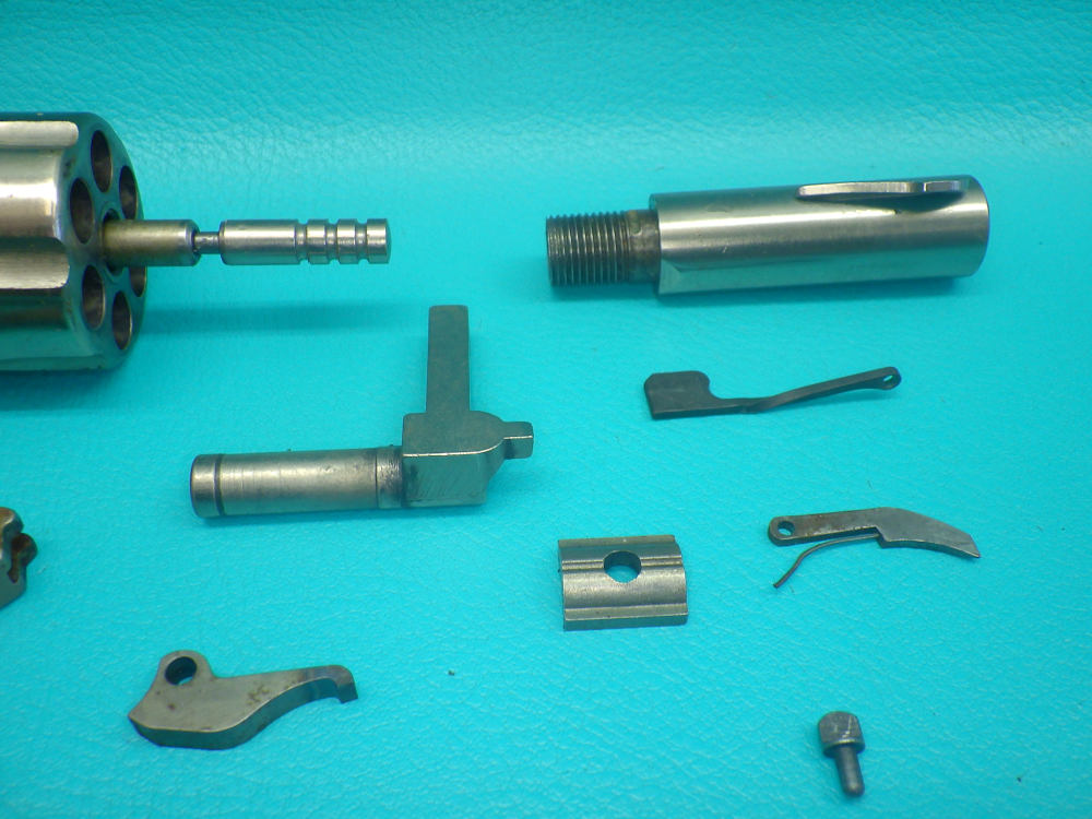 Harrington & Richardson Model 733 .32 S&W 2.5" Bbl Revolver Repair Parts-img-4