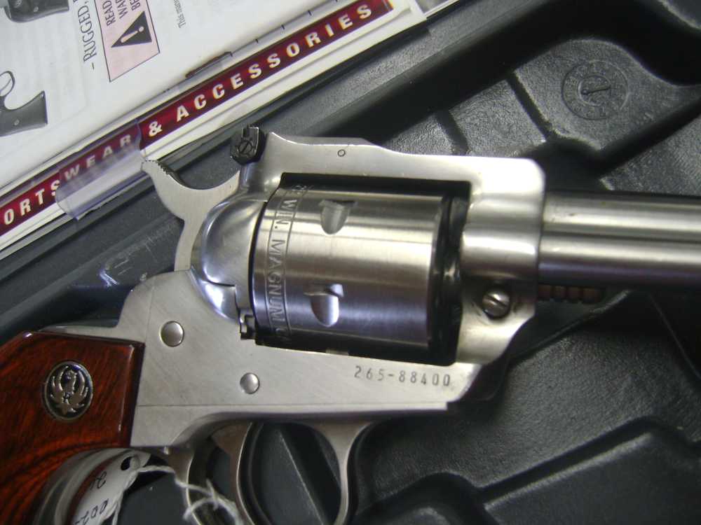 RUGER NEW MODEL SINGLE SIX 22LR-22 MAGNUM 61/2"BARREL -img-4