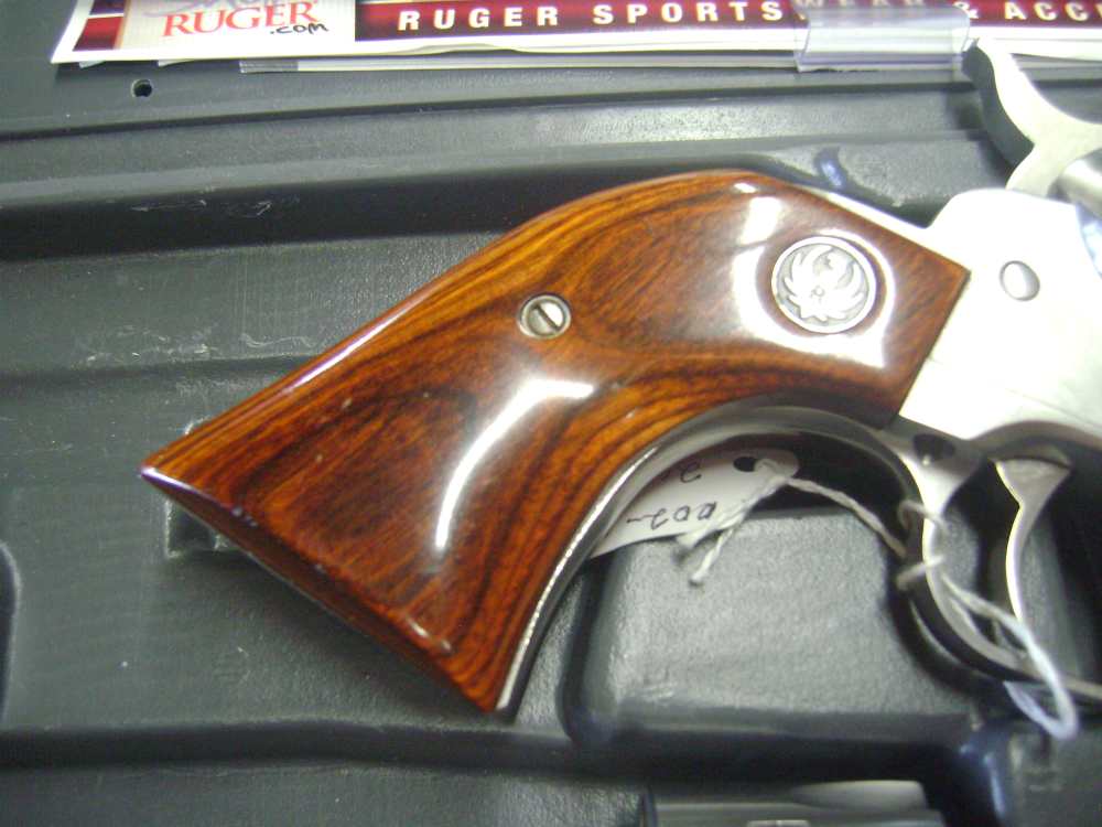 RUGER NEW MODEL SINGLE SIX 22LR-22 MAGNUM 61/2"BARREL -img-5