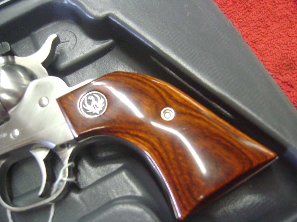 RUGER NEW MODEL SINGLE SIX 22LR-22 MAGNUM 61/2"BARREL -img-2