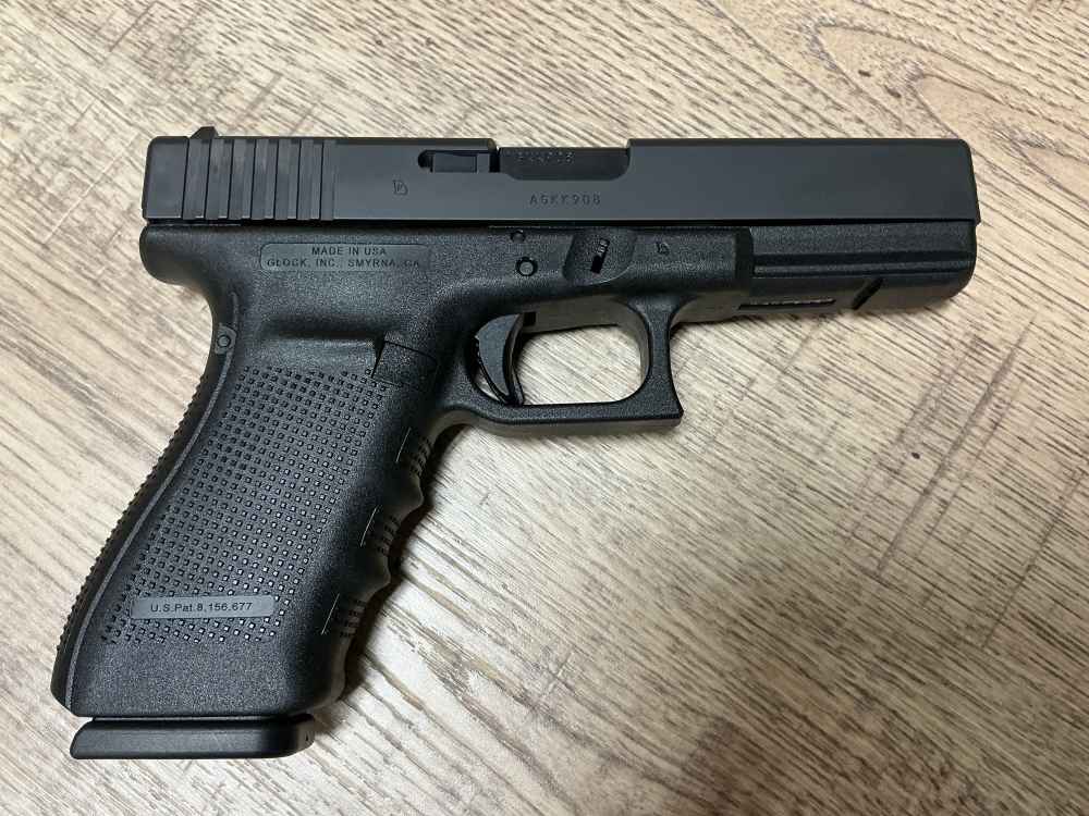 Glock gen4 G21 45ACP. W/ 3 magazine NIB-img-1