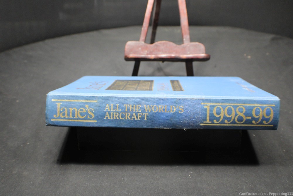 Two Hard Cover Books on Jane's All The World's Aircraft-img-5