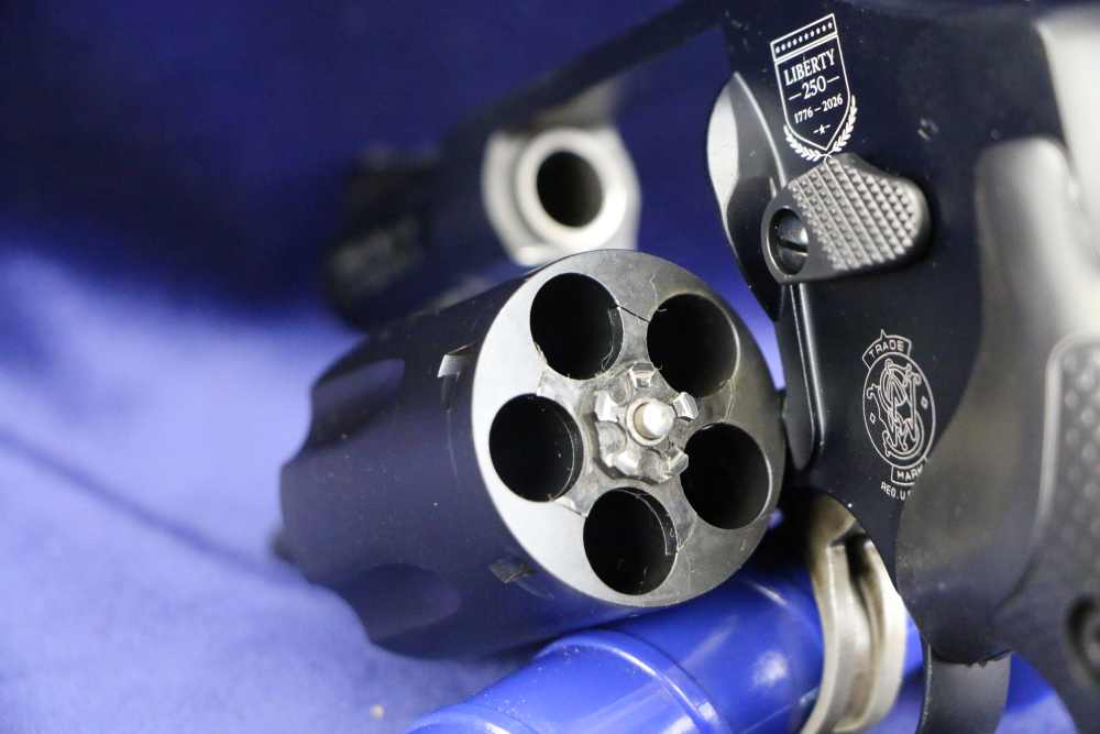 Smith and Wesson 442 Airweight "Liberty" .38 SPL 1.875", 5 Shot, *LIKE NEW*-img-12