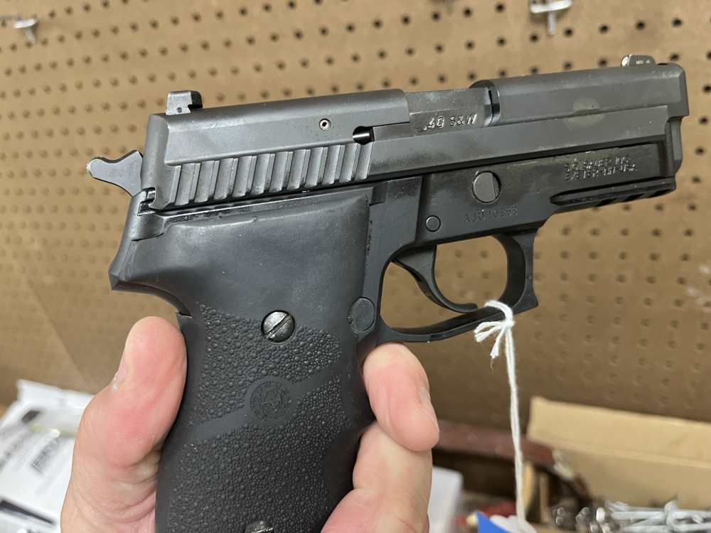 Sig Sauer P229-img-2