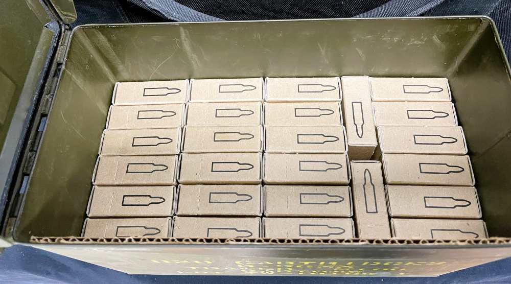 Vintage 5.56mm Tracers Ammo Matching lot numbers with can-img-4