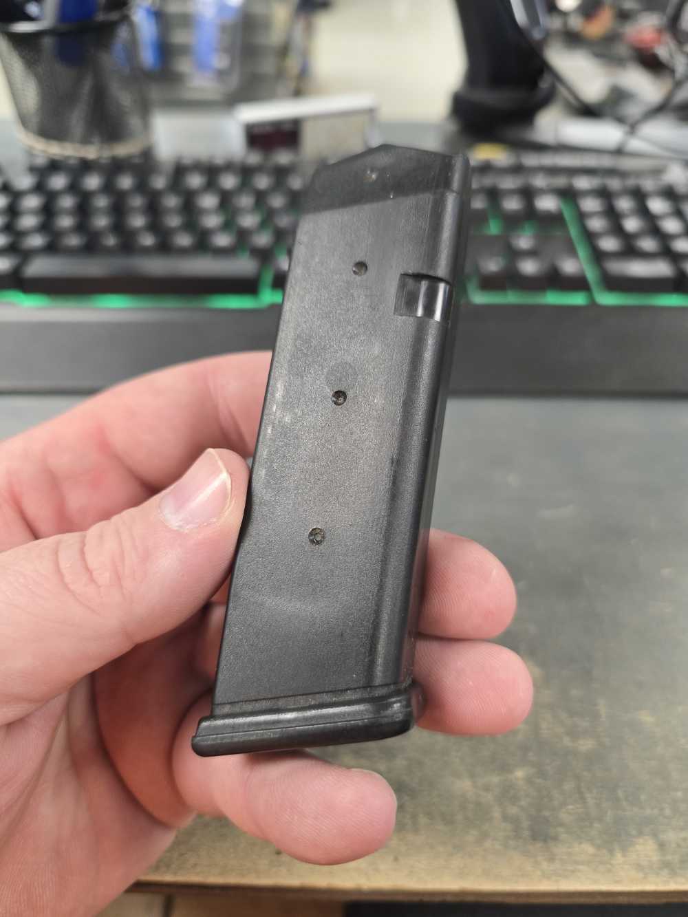 FACTORY GLOCK VINTAGE 17-RD, "U"-BACK GEN 1 9MM MAGAZINE MODELS 17-PRE-BAN-img-4