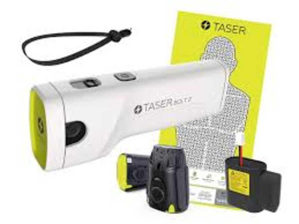 TASER Bolt 2 White Axon Protect App 15-foot Range-img-2