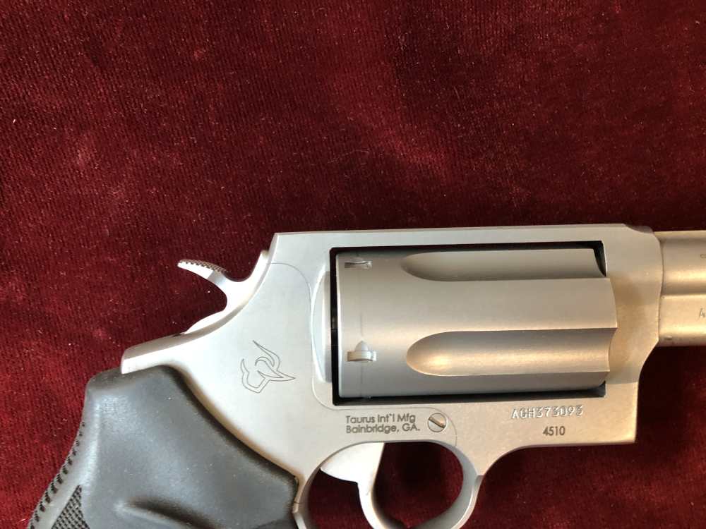 Taurus Judge 3In Stainless  45/410 Revolver 2 1/2 In Chamber Excellent Cond-img-2