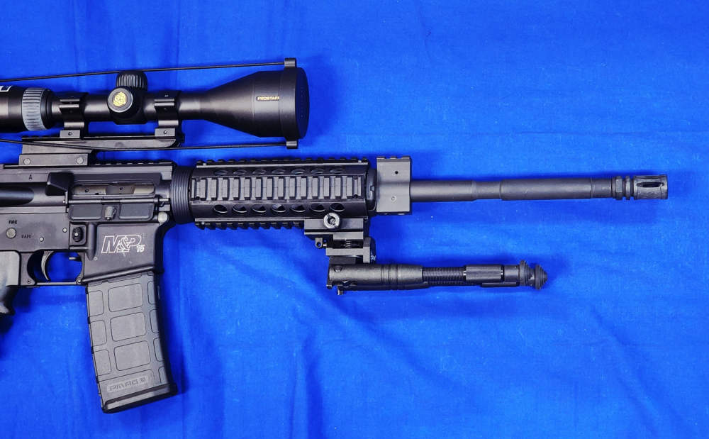 SMITH & WESSON M&P-15 16" W/ NIKON PROSTAFF SCOPE & BIPOD - EXCELLENT-img-3