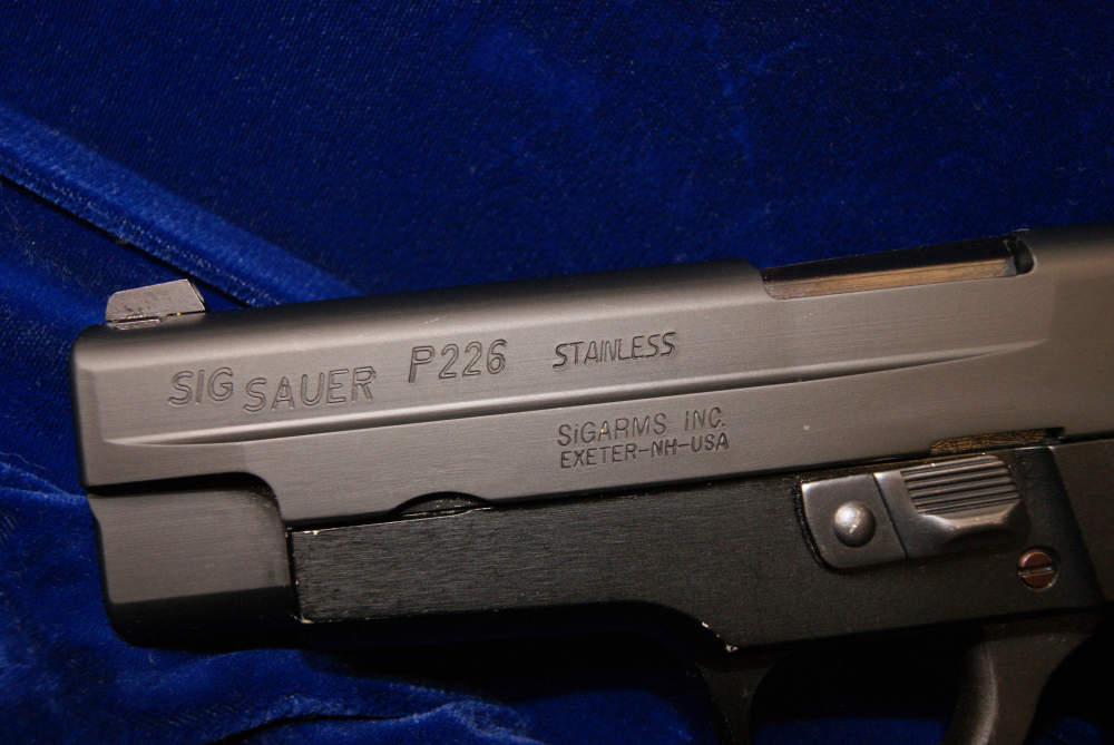 SIG SAUER P226 9MM PARABELLUM STAINLESS -img-1