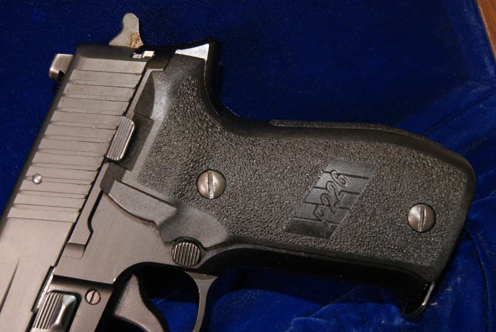 SIG SAUER P226 9MM PARABELLUM STAINLESS -img-2