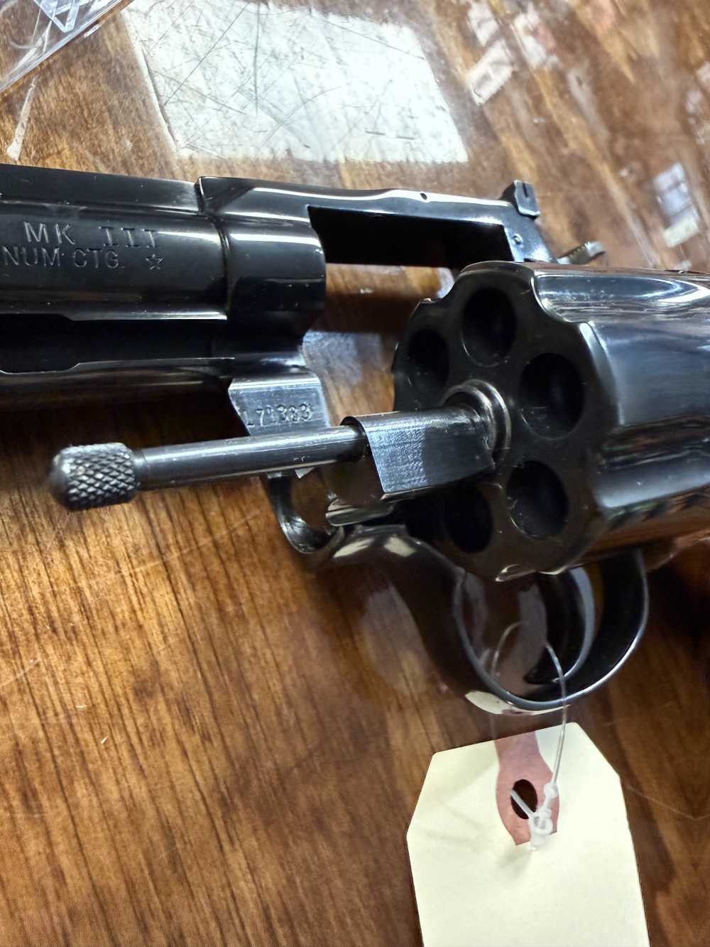 1977 Colt Trooper Mark III .357 4” revolver Blued finish -img-28