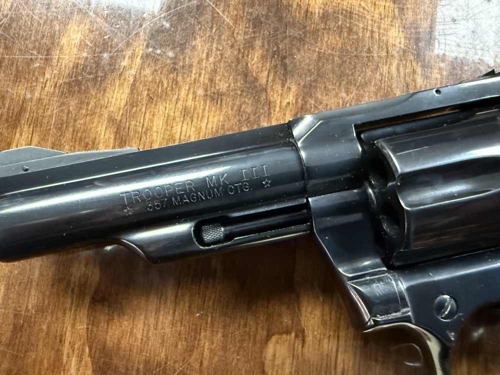 1977 Colt Trooper Mark III .357 4” revolver Blued finish -img-6