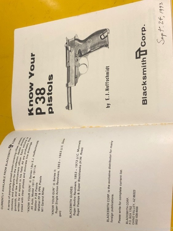 Walther P.38 pistol softcover book walther Armes M.P H.P. p38-img-1