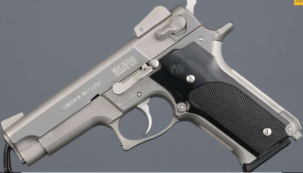 Smith & Wesson Model 659 Semi-Automatic Pistol Mint 6 mags extra grips-img-6