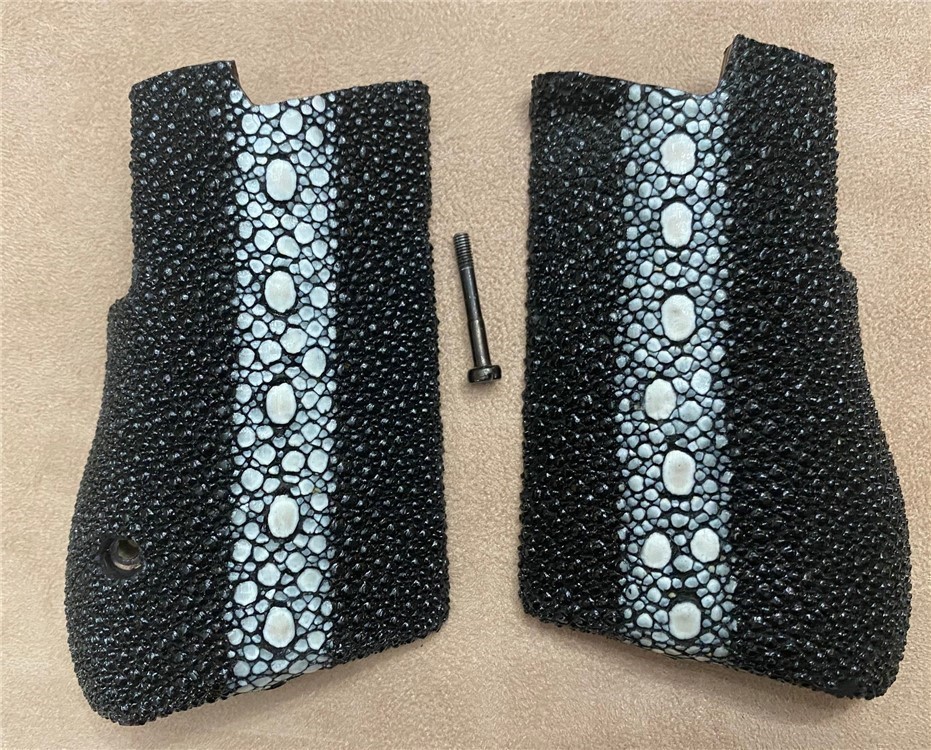 Genuine Row Stingray Grips for Desert Eagle Mark XIX DE GRIPS ONLY-img-2