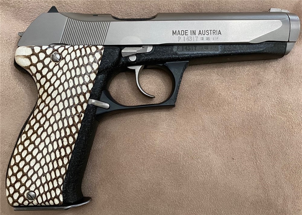 Genuine Cobra Grips for Steyr GB 9mm Pistol With New Grip Screws-img-1