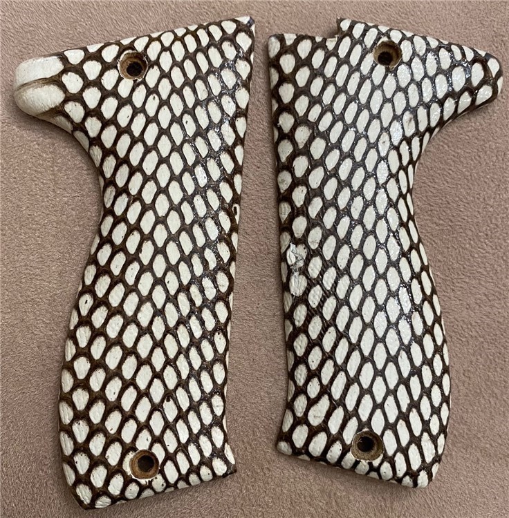 Genuine Cobra Grips for Steyr GB 9mm Pistol With New Grip Screws-img-4