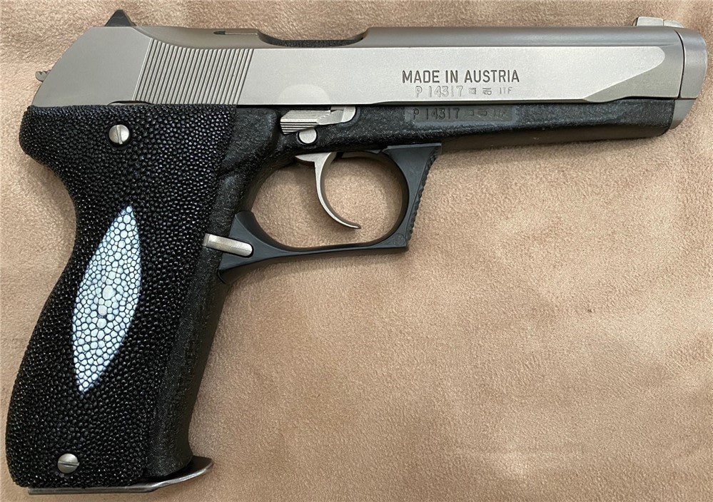 Genuine Black Stingray Grips for Steyr GB With New Grip Screws-img-1