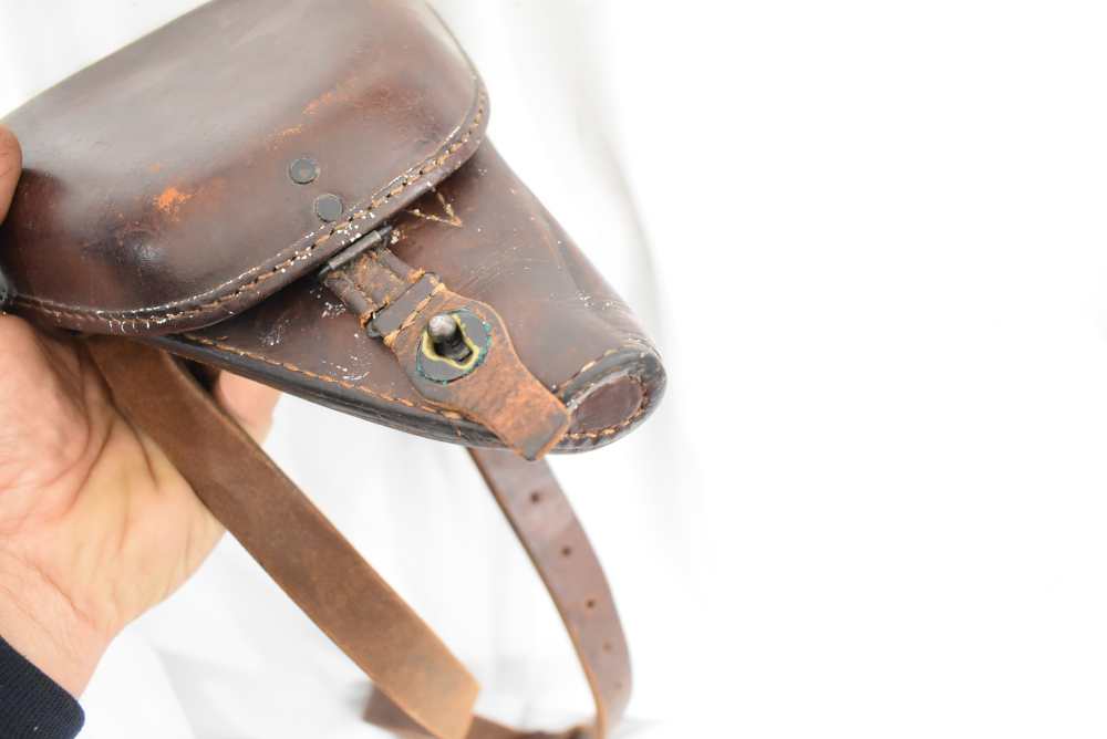 WWII Japanese Type 14 Leather holster with strap in excellent condition -img-8