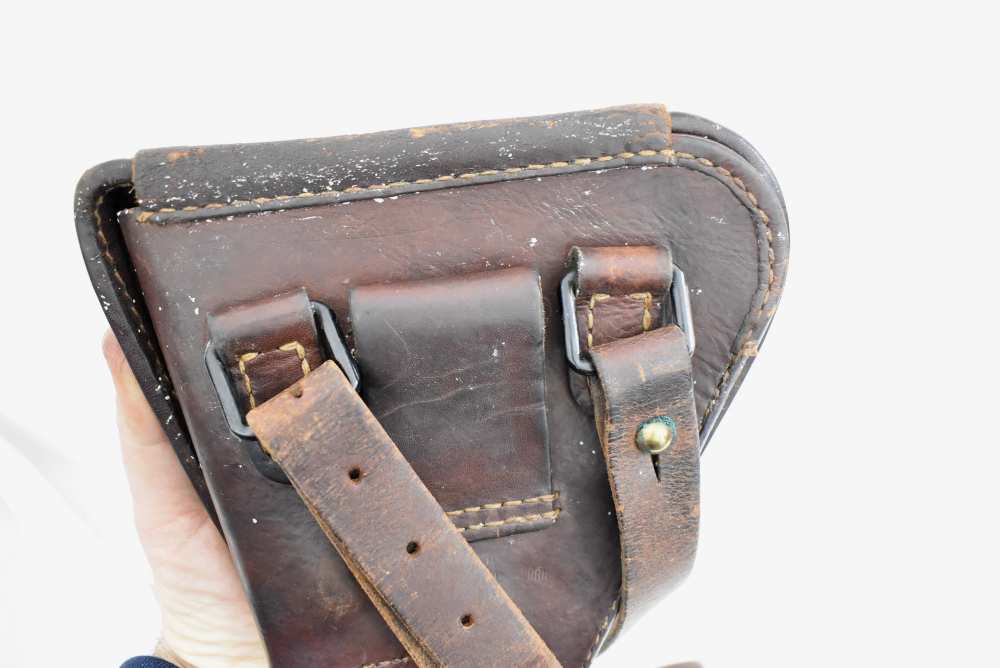 WWII Japanese Type 14 Leather holster with strap in excellent condition -img-6