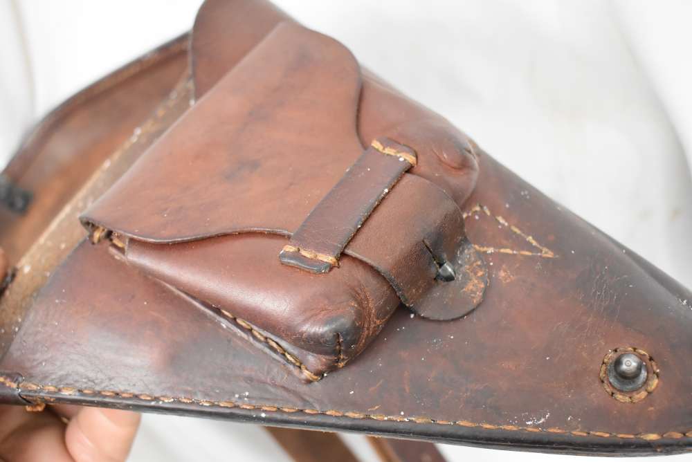 WWII Japanese Type 14 Leather holster with strap in excellent condition -img-13