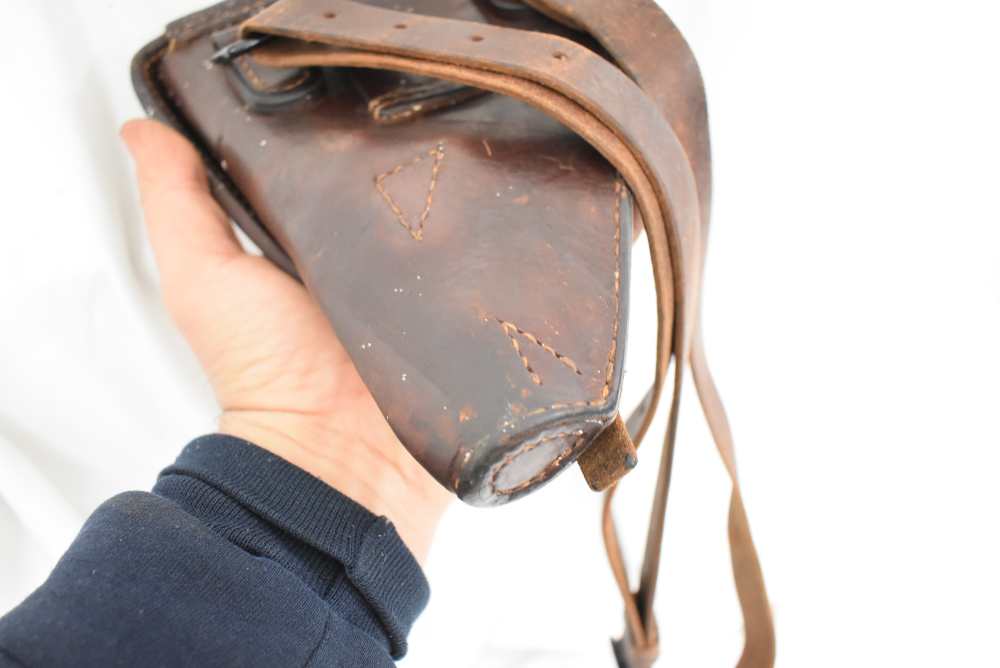 WWII Japanese Type 14 Leather holster with strap in excellent condition -img-7