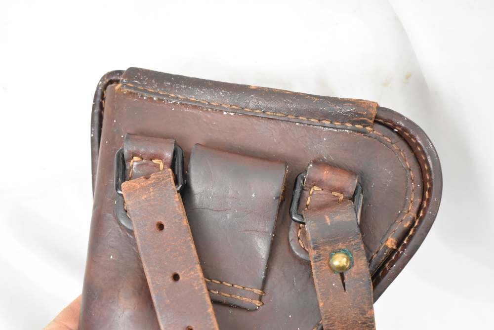 WWII Japanese Type 14 Leather holster with strap in excellent condition -img-10