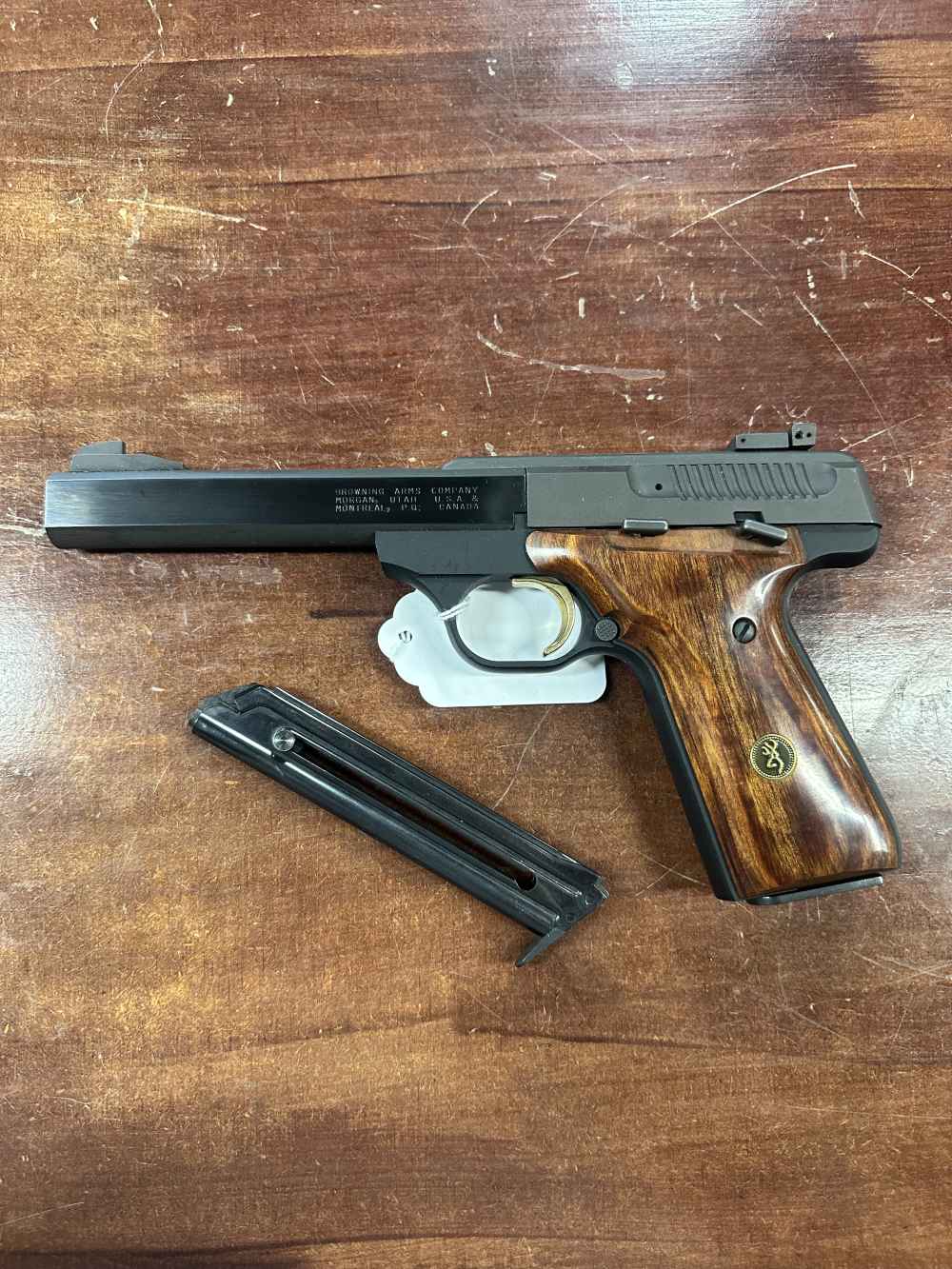 Browning Buck Mark .22 LR – Gold Trigger – Extra Magazine – Great Shooter!-img-0
