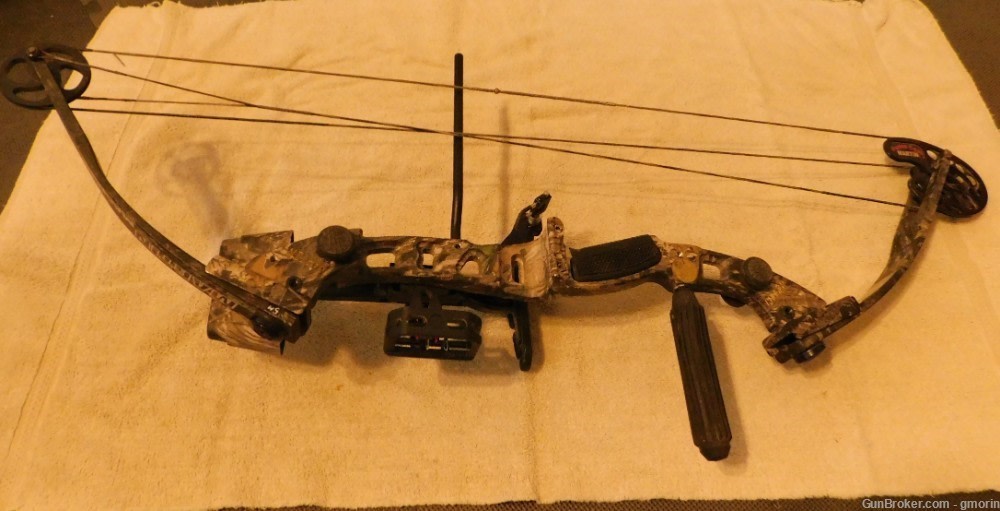 Martin Cougar Magnum 55-70lb w/24 AL Arrows-img-1
