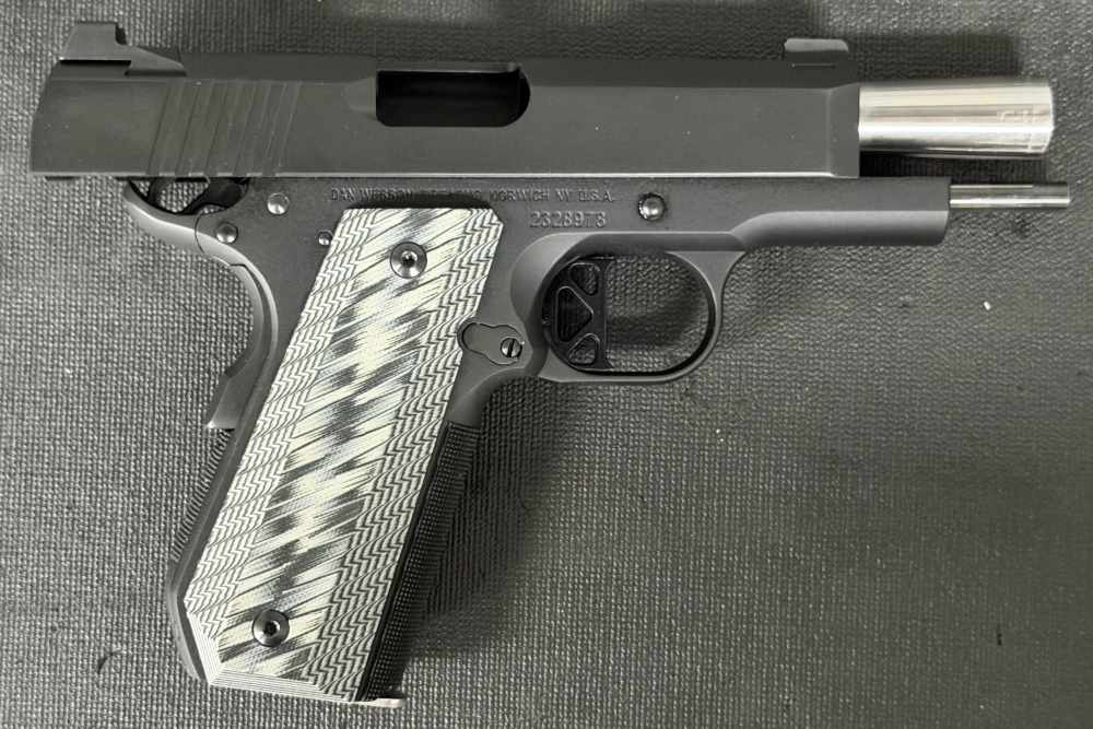 Dan Wesson ECP, 9mm, 9+1, x2 Magazines, 4"/ 7.64" OAL, OEM Soft Case-img-4