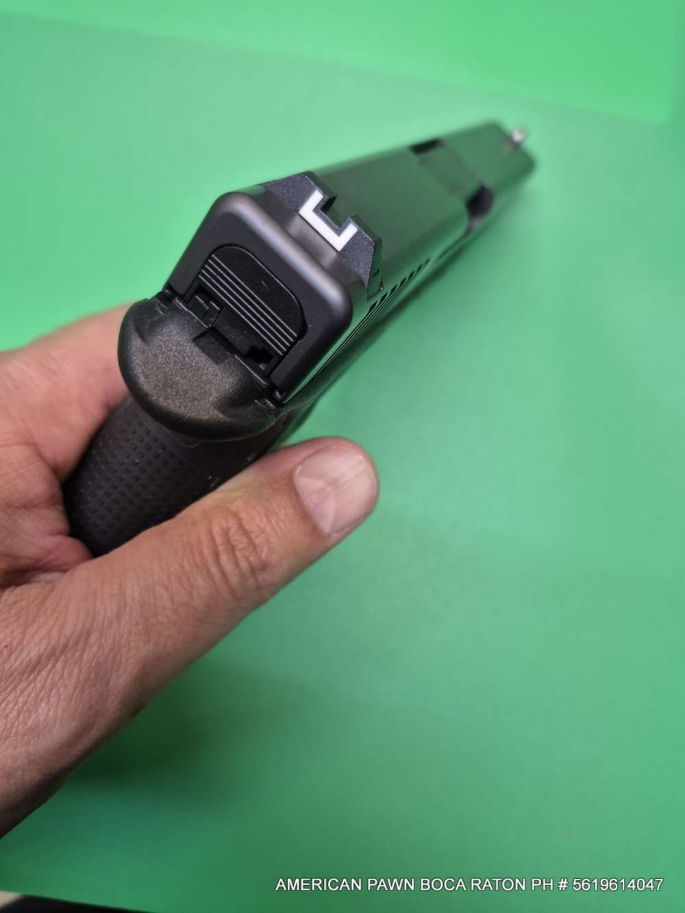 PRE-OWNED GLOCK 17 GEN 4 9MM 4" BARREL FUL SIZE HANDGUN 17 RND MAGAZINE-img-2