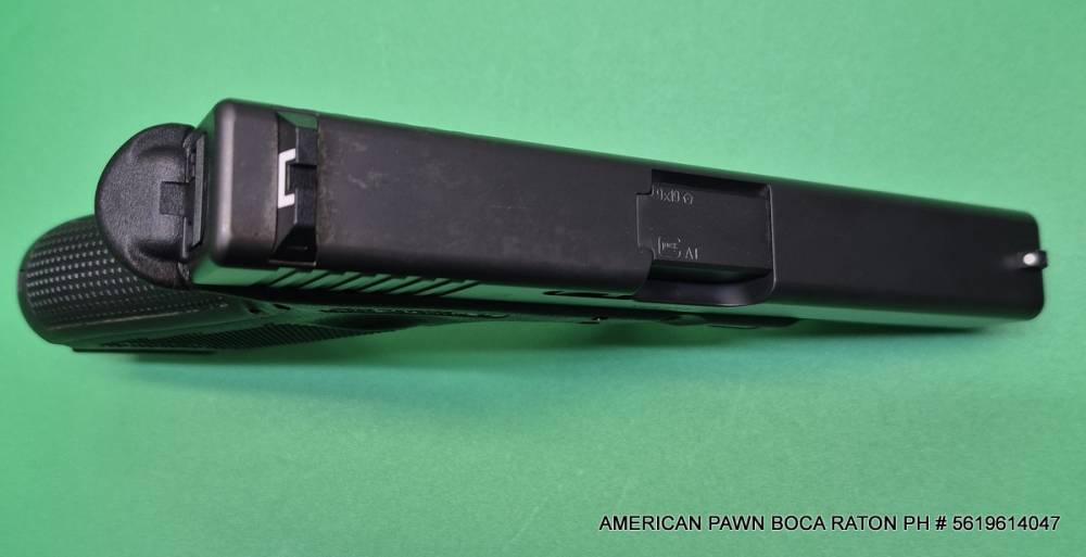 PRE-OWNED GLOCK 17 GEN 4 9MM 4" BARREL FUL SIZE HANDGUN 17 RND MAGAZINE-img-4