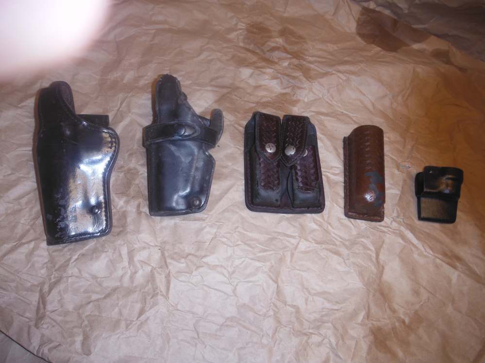 lot left hand holsters mag, light and spray pouch-img-2