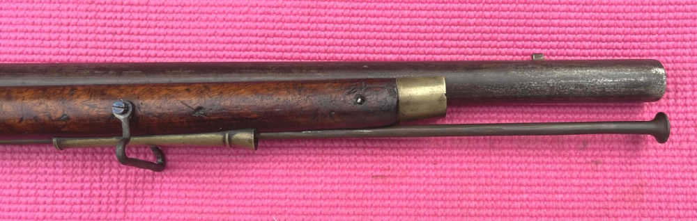 1790s Brown Bess flintlock musket with bayonet-img-12