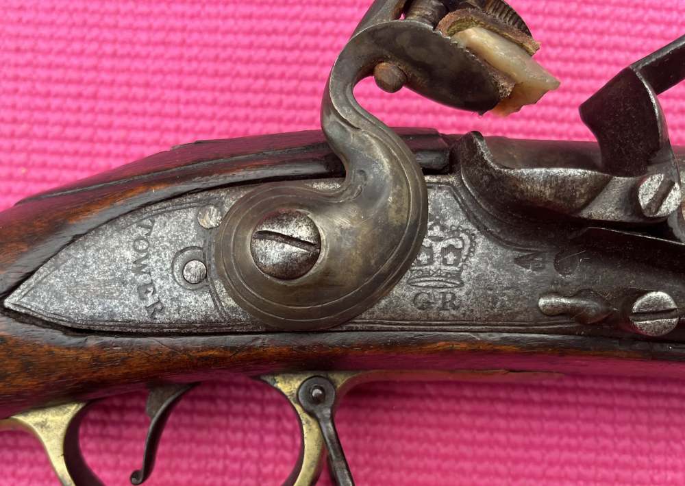 1790s Brown Bess flintlock musket with bayonet-img-7