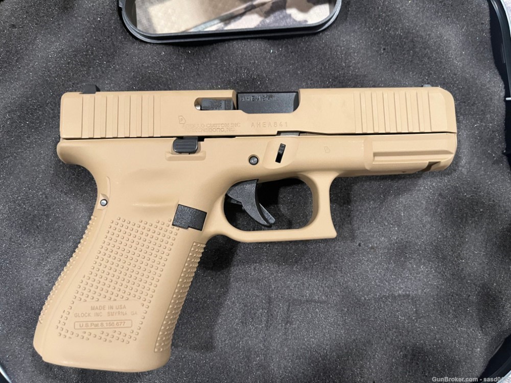 Two (2) Glock 19 Gen 5 Dark Earth Pistols with Consecutive Serial Numbers-img-3