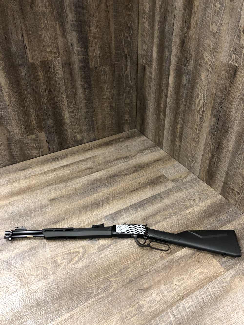 Rossi Rio Grande 22LR Lever Action Rifle Black Synthetic USA Flag w/ Box-img-1