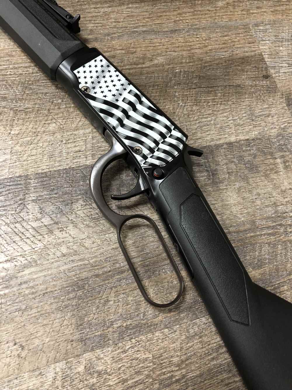 Rossi Rio Grande 22LR Lever Action Rifle Black Synthetic USA Flag w/ Box-img-3