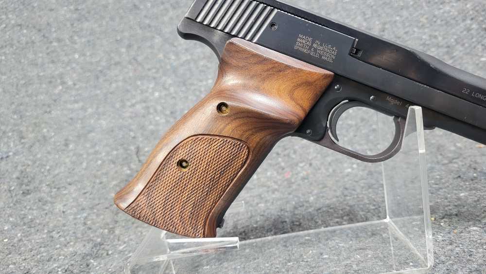 Smith and Wesson mdl. 41, Cal. .22LR TAKE A SHOT-img-3