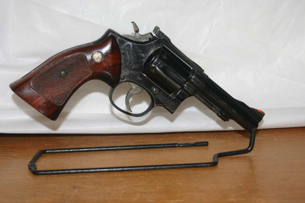 Smith & Wesson model 15-3 Combat Master .38 SPC  Good Cond-img-2